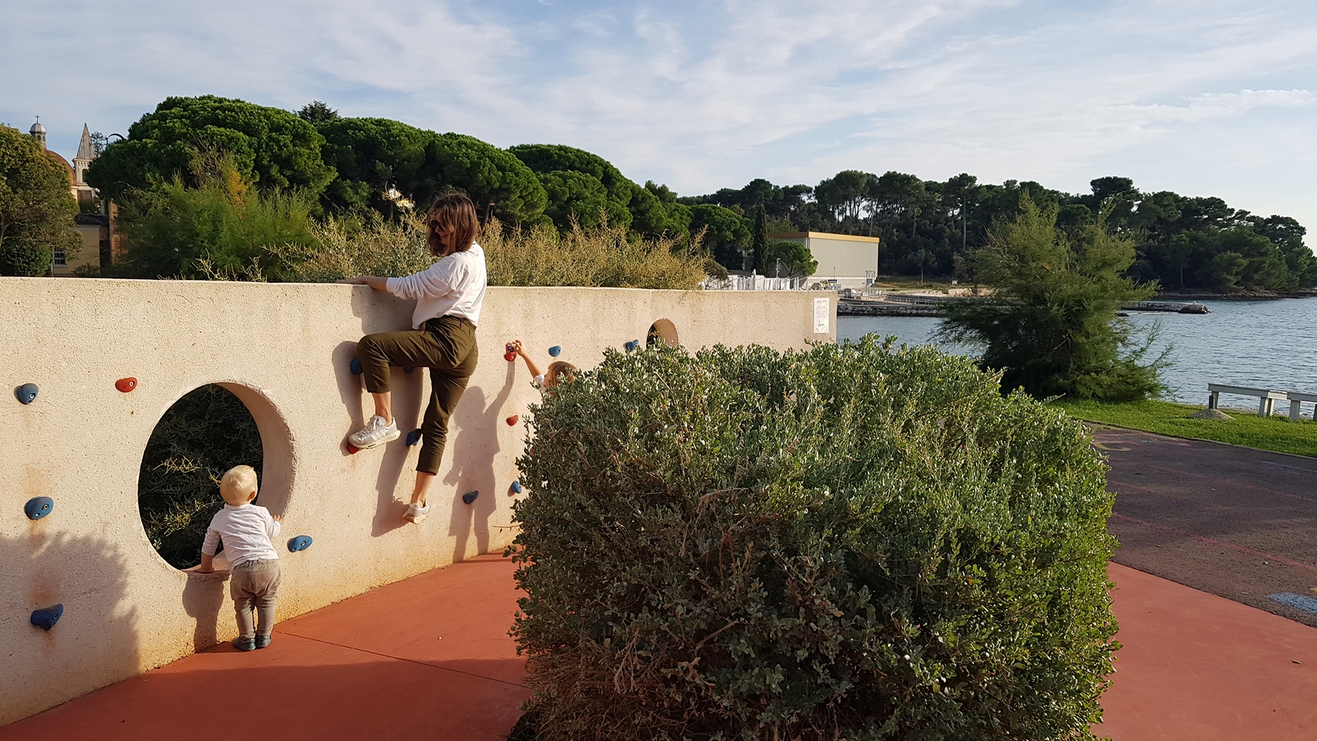 Park Area Design for Families at the Beach within the Martin Horvat Hospital Premises