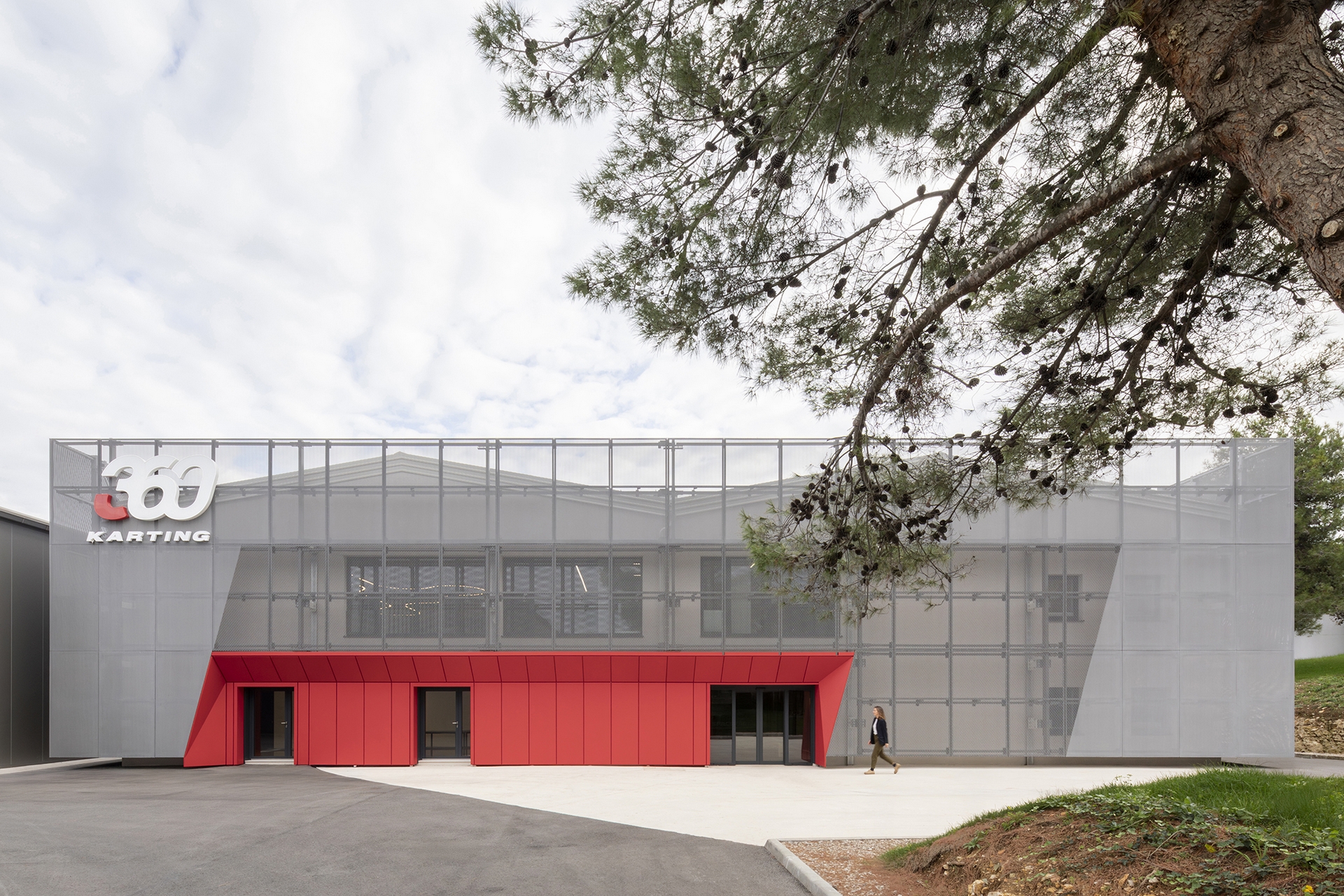 Renovation of a former industrial building into the new headquarters of Ensol 360, d.o.o.